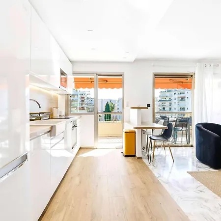 Lacour - 2 Bedroom - Large Terrace - 2 Min From The Croisette & Beaches * Cannes