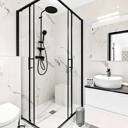 Lacour - 2 Bedroom - Large Terrace - 2 Min From The Croisette & Beaches Канны