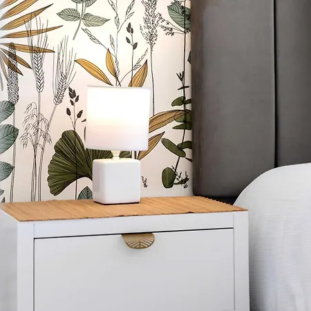 Lacour - 2 Bedroom - Large Terrace - 2 Min From The Croisette & Beaches * Cannes