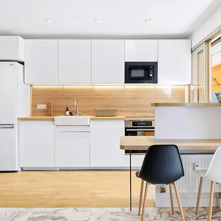 Lacour - 2 Bedroom - Large Terrace - 2 Min From The Croisette & Beaches * Канны