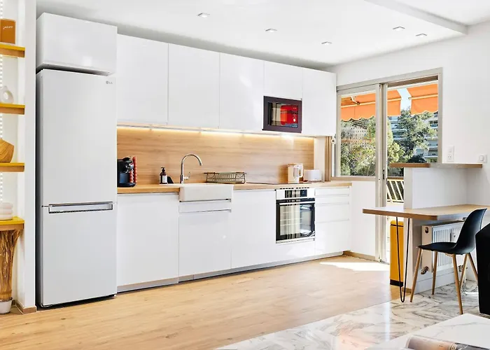 Apartament Lacour - 2 Bedroom - Large Terrace - 2 Min From The Croisette & Beaches Cannes