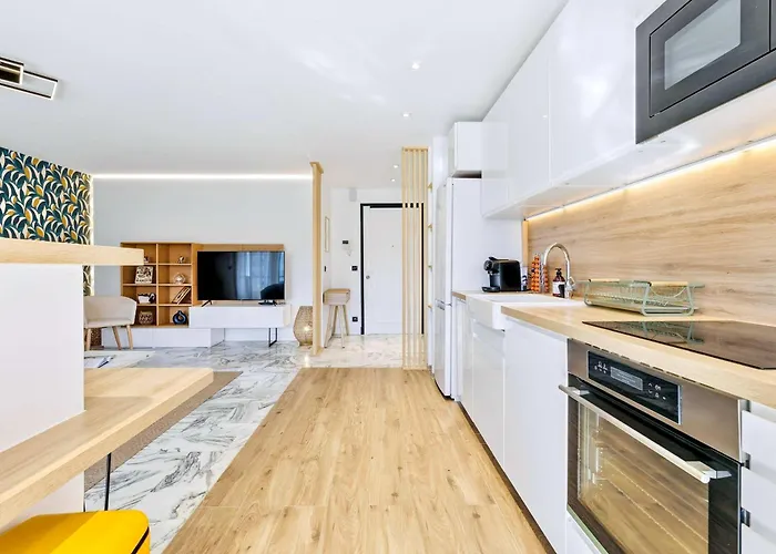 Apartament Lacour - 2 Bedroom - Large Terrace - 2 Min From The Croisette & Beaches