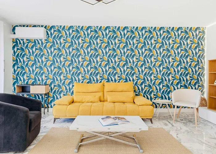 Lacour - 2 Bedroom - Large Terrace - 2 Min From The Croisette & Beaches