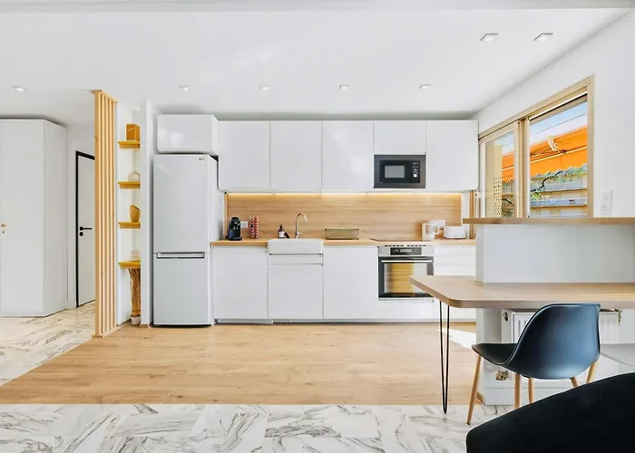 Lacour - 2 Bedroom - Large Terrace - 2 Min From The Croisette & Beaches Apartament Cannes