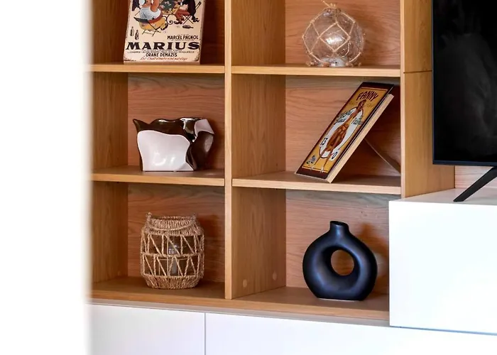 Apartament Lacour - 2 Bedroom - Large Terrace - 2 Min From The Croisette & Beaches Cannes