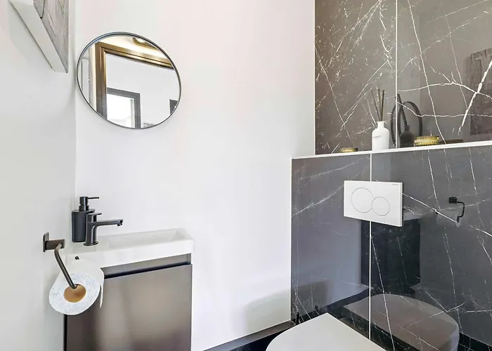 Apartament Lacour - 2 Bedroom - Large Terrace - 2 Min From The Croisette & Beaches