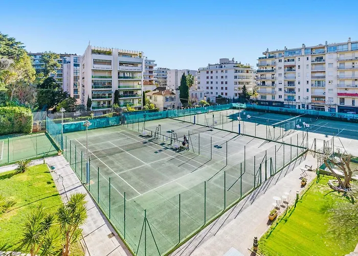 Lacour - 2 Bedroom - Large Terrace - 2 Min From The Croisette & Beaches Apartament Cannes