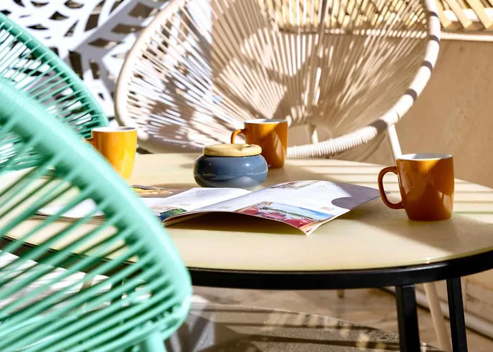 Lacour - 2 Bedroom - Large Terrace - 2 Min From The Croisette & Beaches Apartament Cannes