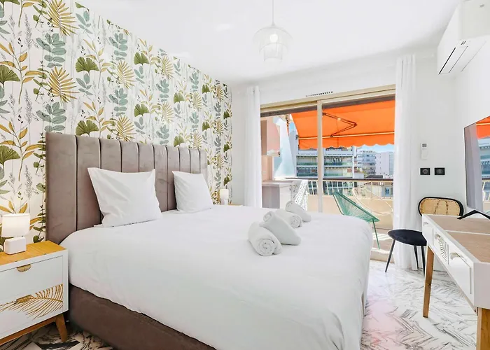 Lacour - 2 Bedroom - Large Terrace - 2 Min From The Croisette & Beaches Apartament Cannes