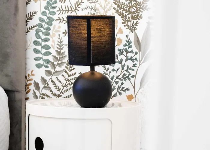 Lacour - 2 Bedroom - Large Terrace - 2 Min From The Croisette & Beaches * Cannes