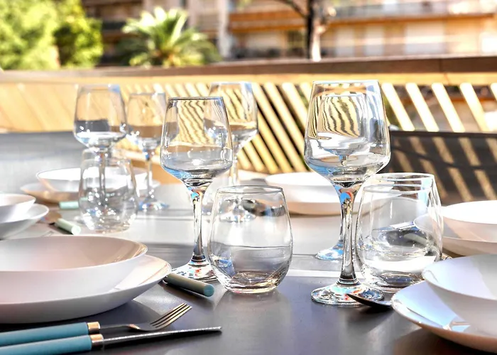 Lacour - 2 Bedroom - Large Terrace - 2 Min From The Croisette & Beaches Apartament Cannes