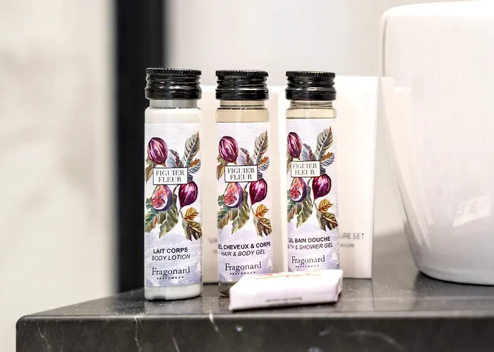 Lacour - 2 Bedroom - Large Terrace - 2 Min From The Croisette & Beaches * Cannes