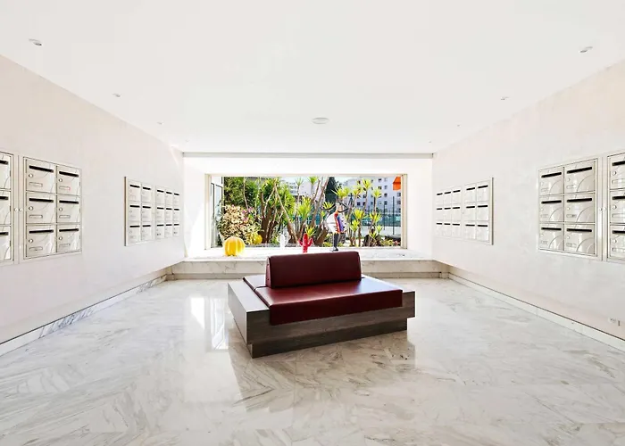 Lacour - 2 Bedroom - Large Terrace - 2 Min From The Croisette & Beaches * Cannes